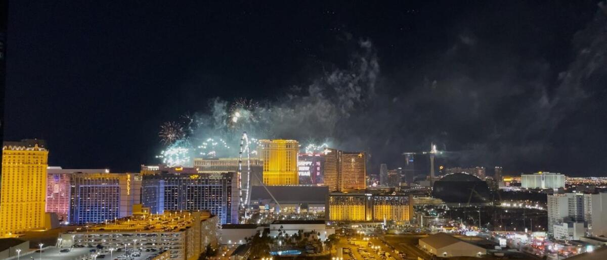 Mgm Signature-25-805 Balcony Strip Sphere F1 Views Las Vegas Bagian luar foto