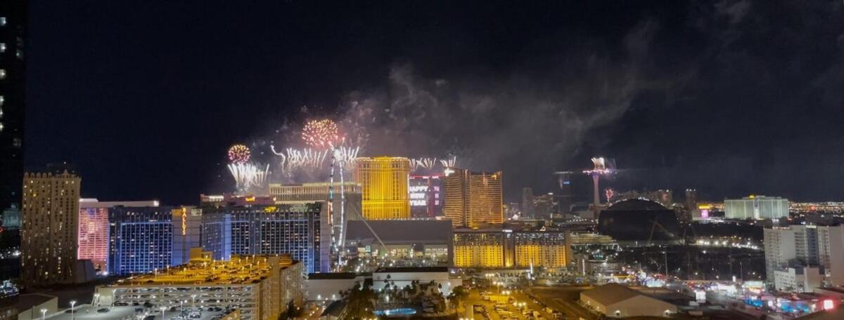 Mgm Signature-25-805 Balcony Strip Sphere F1 Views Las Vegas Bagian luar foto